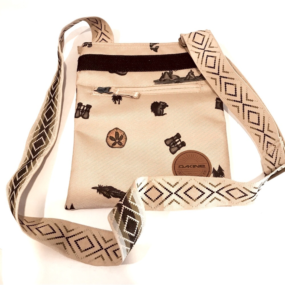 Dakine ✦ Nature Print Travel Crossbody Bag